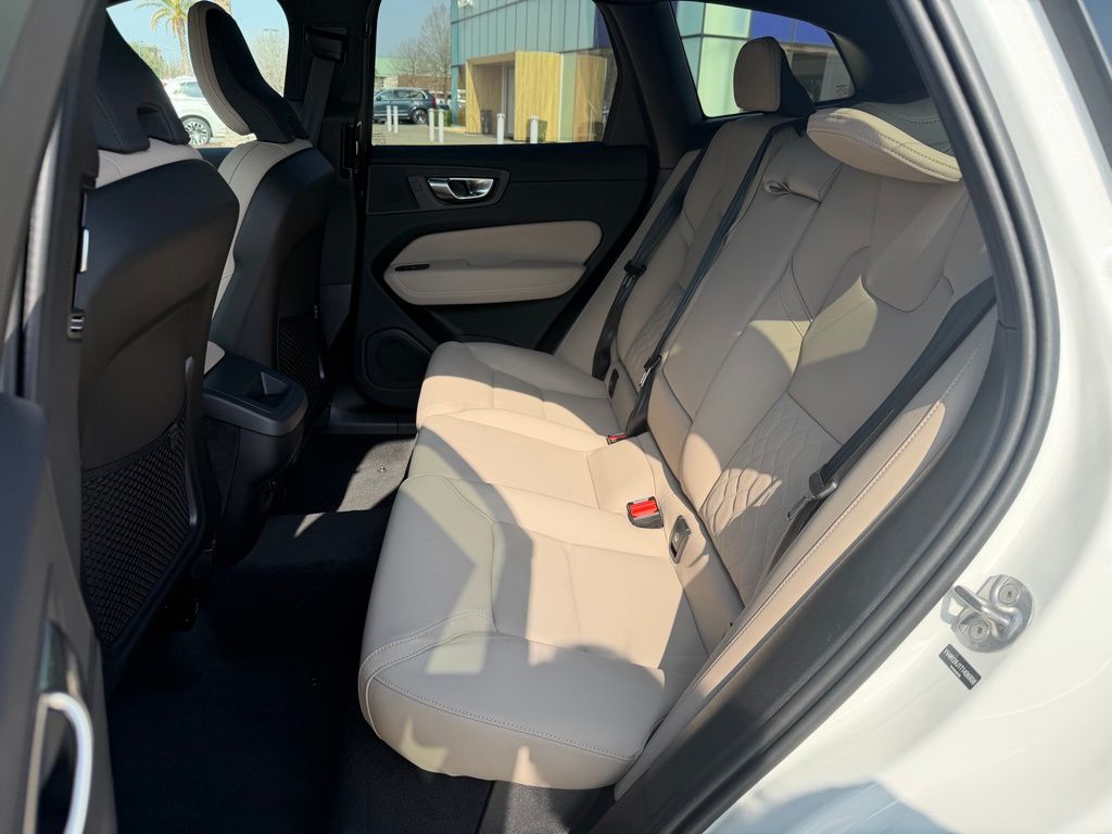 2026 Volvo XC60 Core - Photo 14