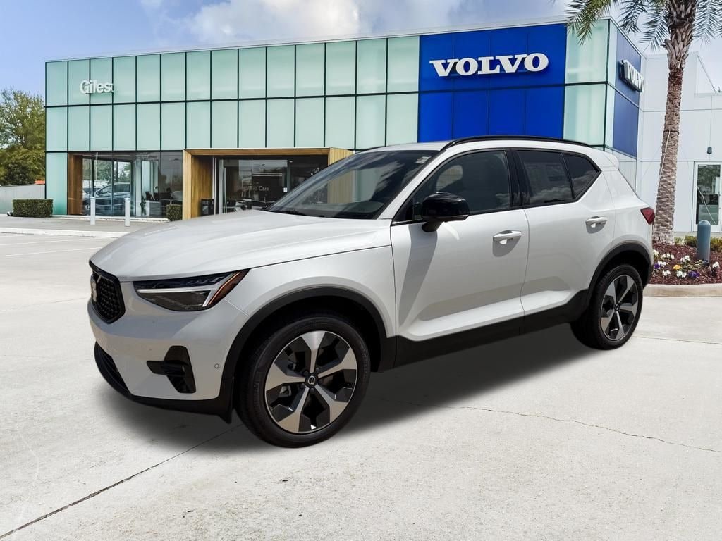New 2026 Volvo XC40 B5 Plus SUV