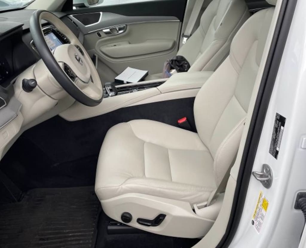 Used 2024 Volvo XC90 B5 Core Bright SUV