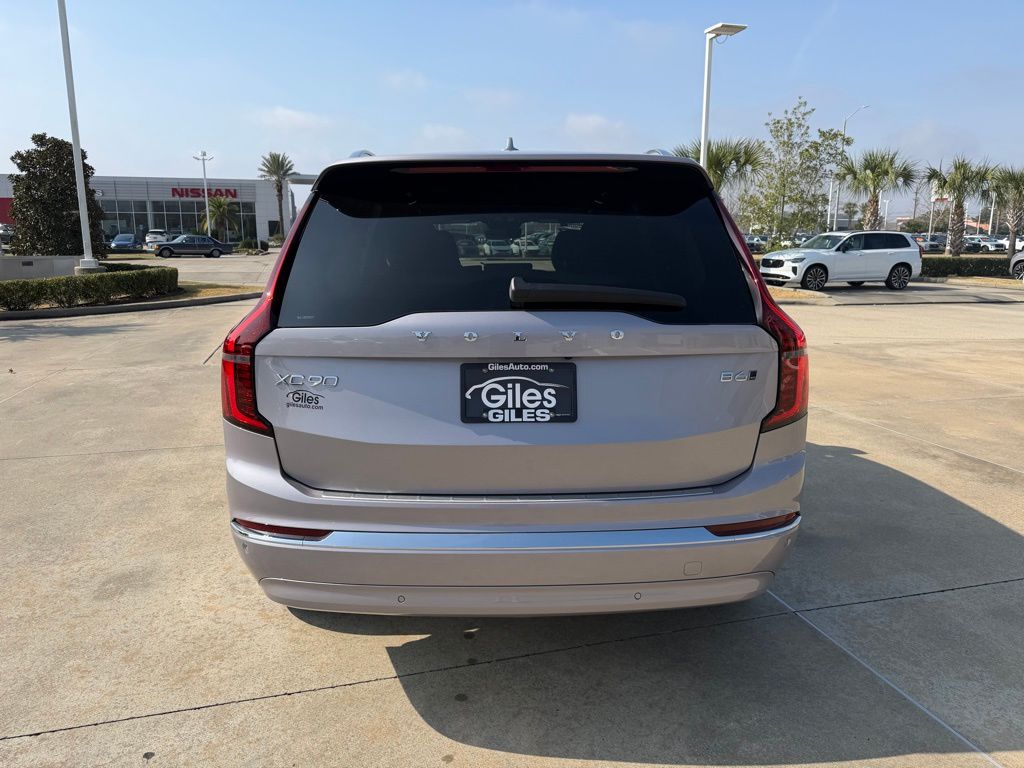 2026 Volvo XC90 Plus - Photo 4