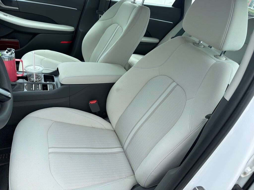Used 2025 Hyundai Sonata SE Sedan