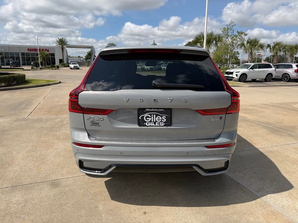 2026 Volvo XC60 Plus - Photo 4