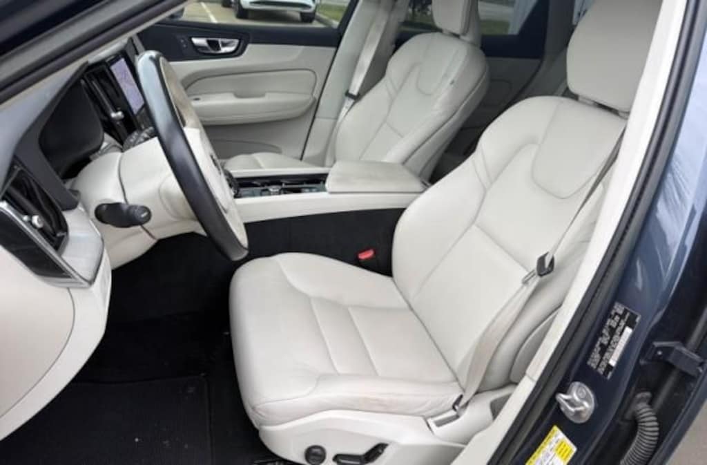 Used 2023 Volvo XC60 B5 AWD Plus Bright SUV