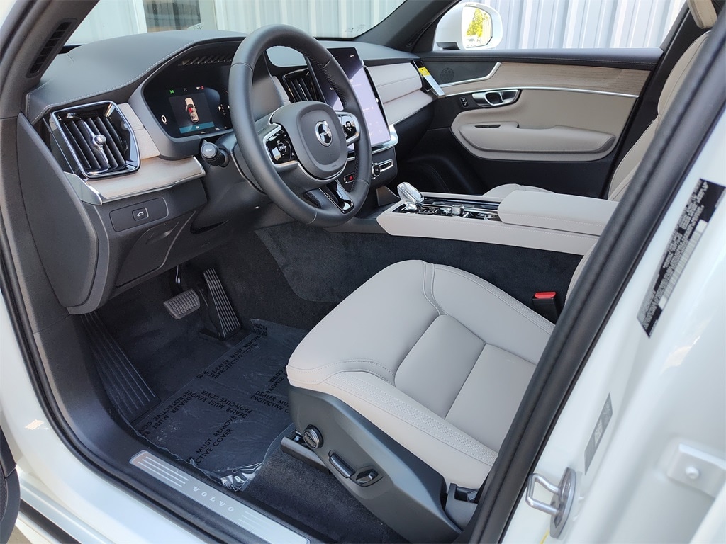 New 2026 Volvo XC90 B5 Core SUV