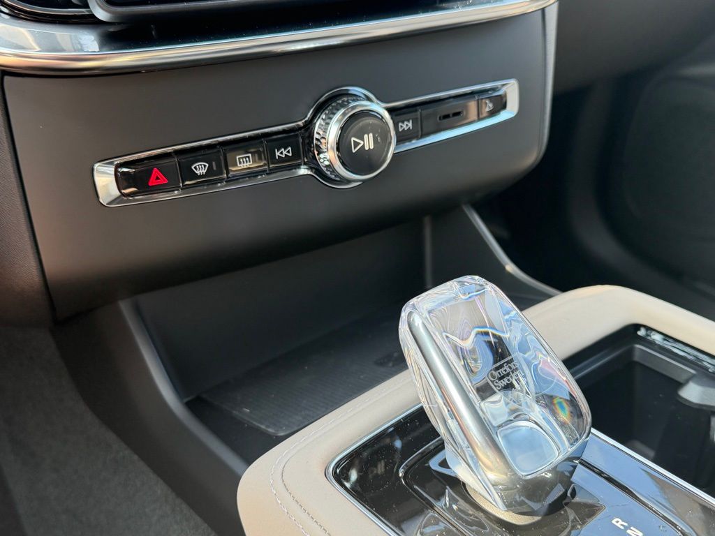 2026 Volvo XC90 Plus - Photo 22