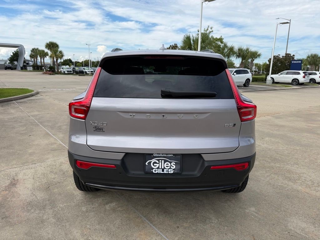 New 2026 Volvo XC40 B5 Plus SUV