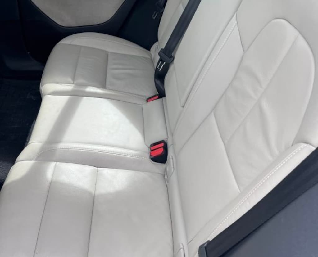 Used 2023 Volvo XC40 B5 AWD Plus Bright SUV