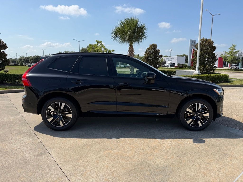 2026 Volvo XC60 Plus - Photo 6