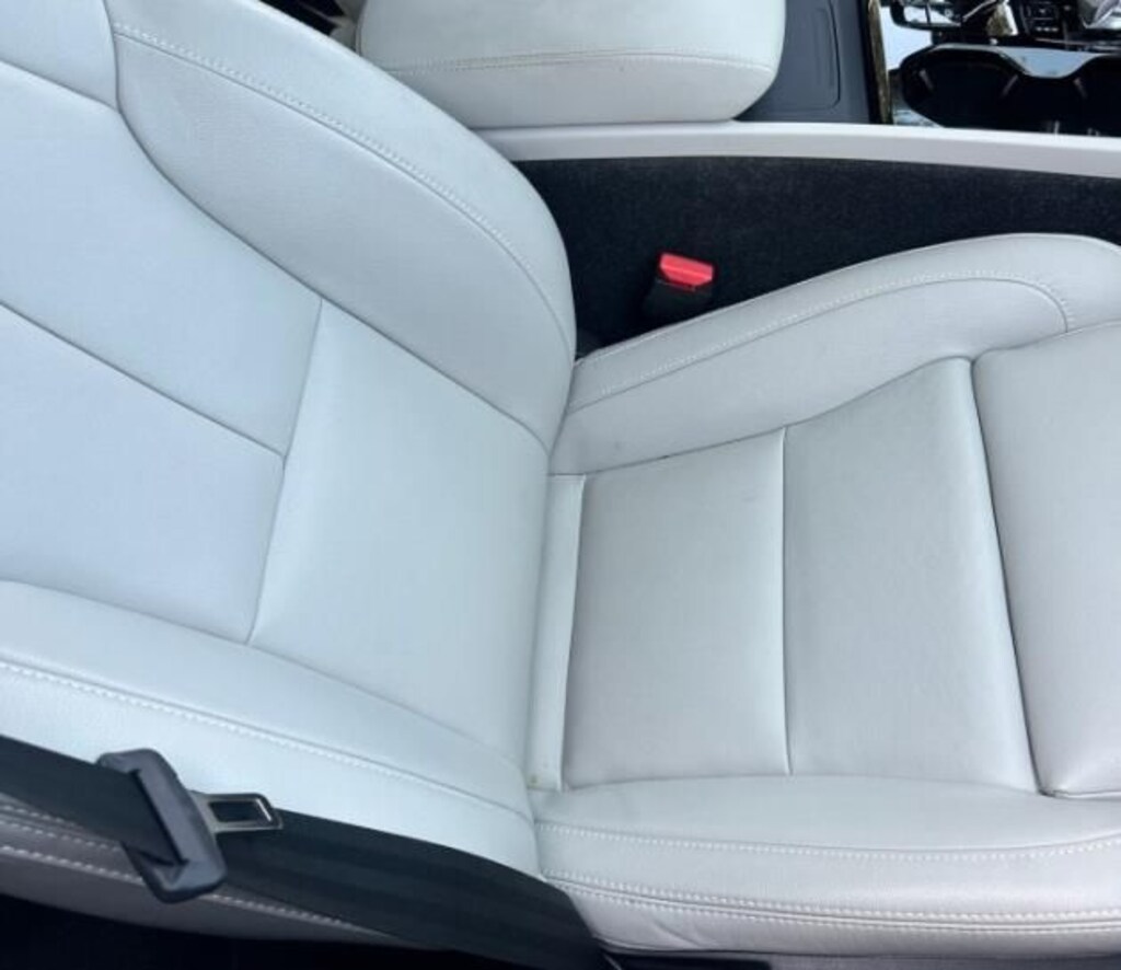 Used 2024 Volvo XC40 B5 Plus Bright SUV