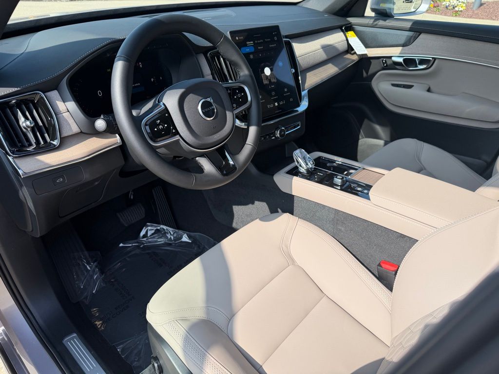 2026 Volvo XC90 Plus - Photo 12