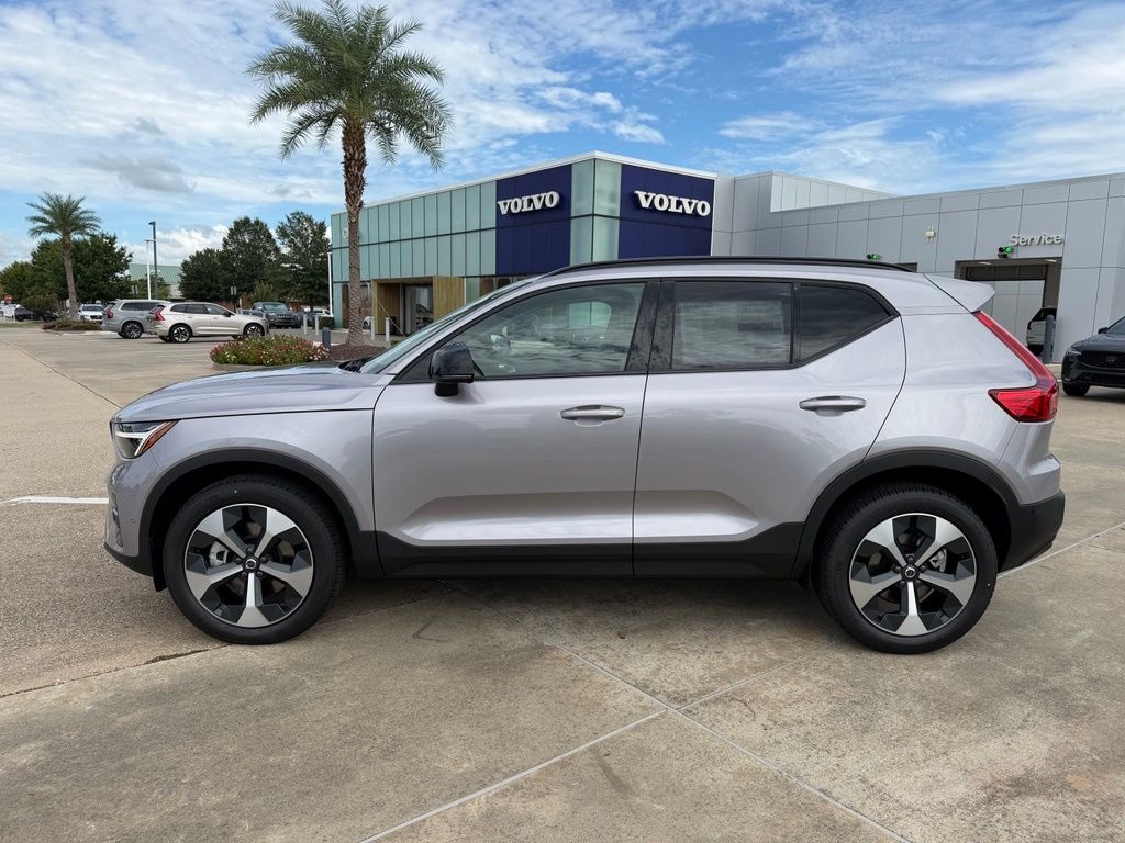 New 2026 Volvo XC40 B5 Plus SUV