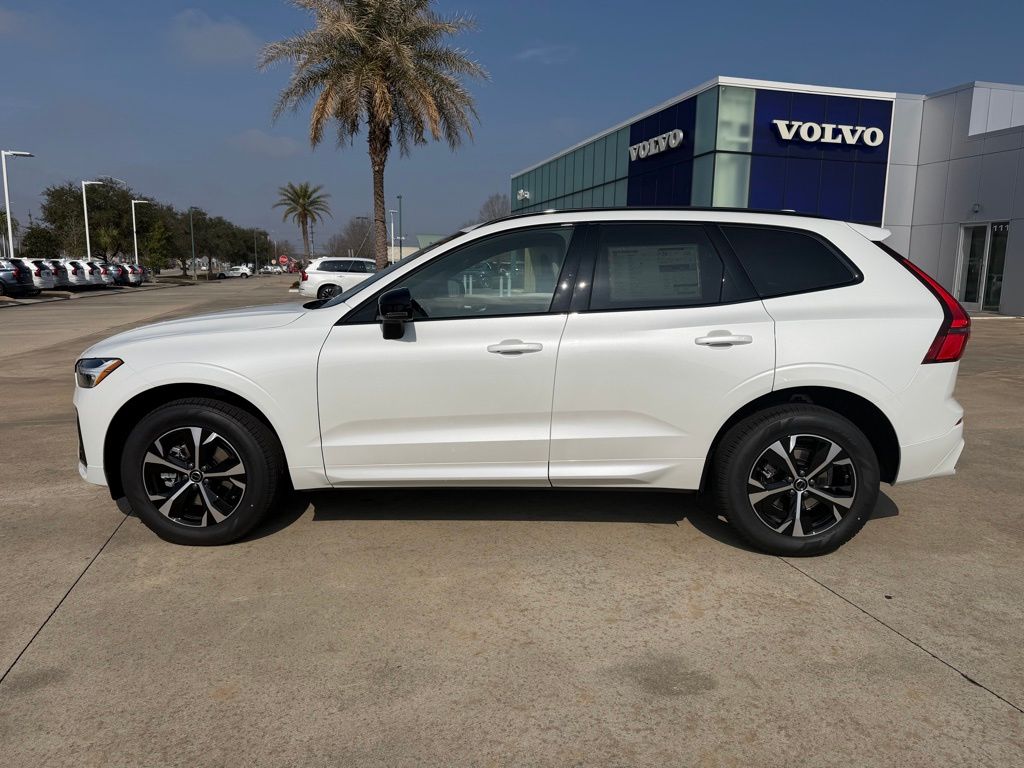 2026 Volvo XC60 Core - Photo 2