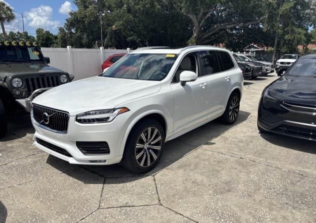 2023 Volvo XC90 B5 Core 4WD's photo