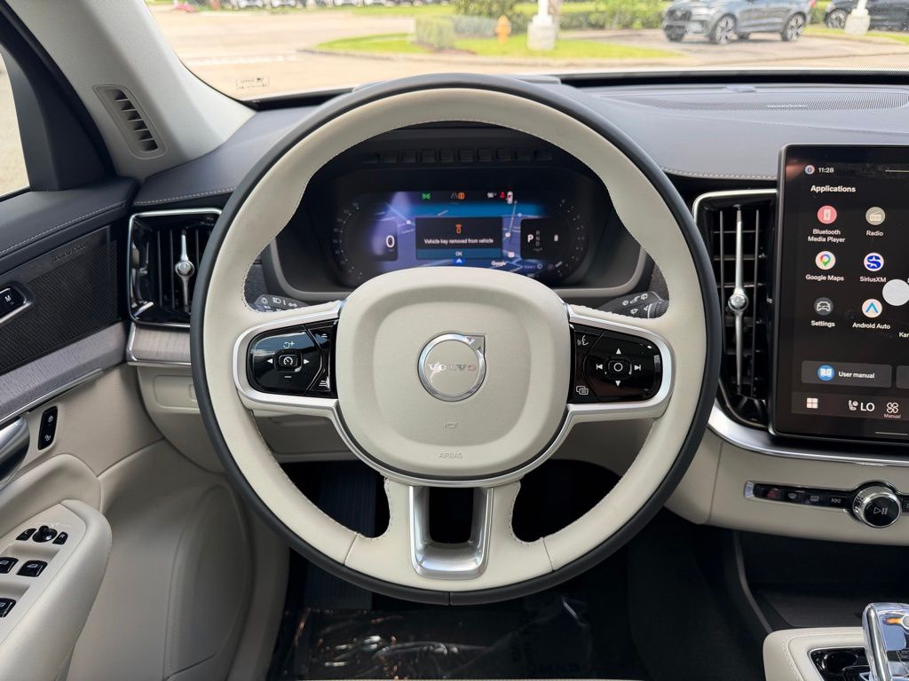 2026 Volvo XC90 Ultra - Photo 18
