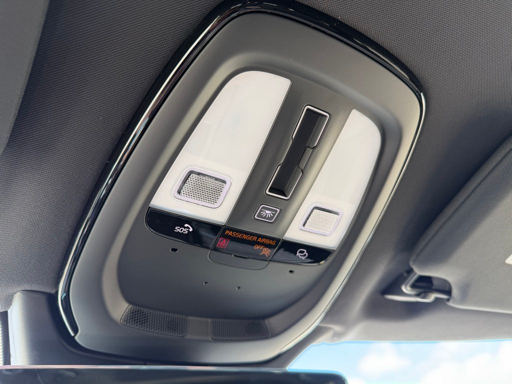 2026 Volvo XC90 Plus - Photo 22