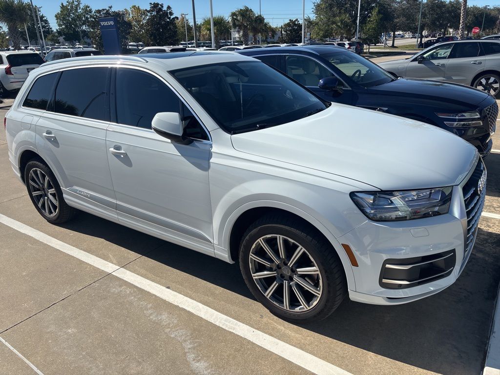 2017 Audi Q7 Premium Plus's photo