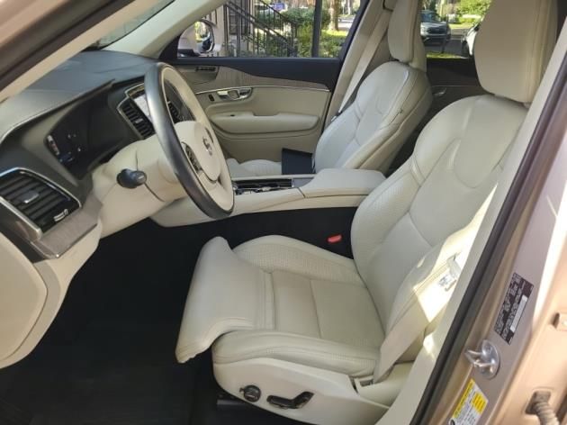 2023 Volvo XC90 AWD Ultimate photo 4