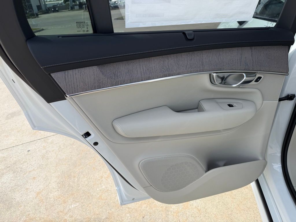 2026 Volvo XC90 Ultra - Photo 15
