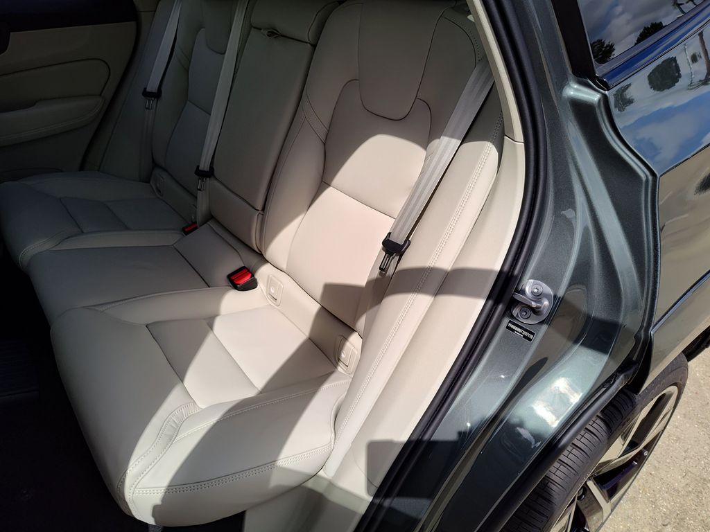 2026 Volvo XC60 Ultra - Photo 18