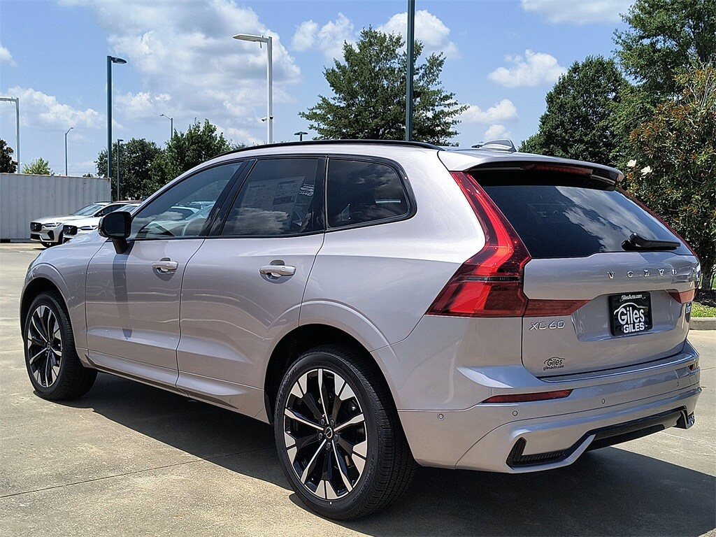 2026 Volvo XC60 B5 Plus photo 3