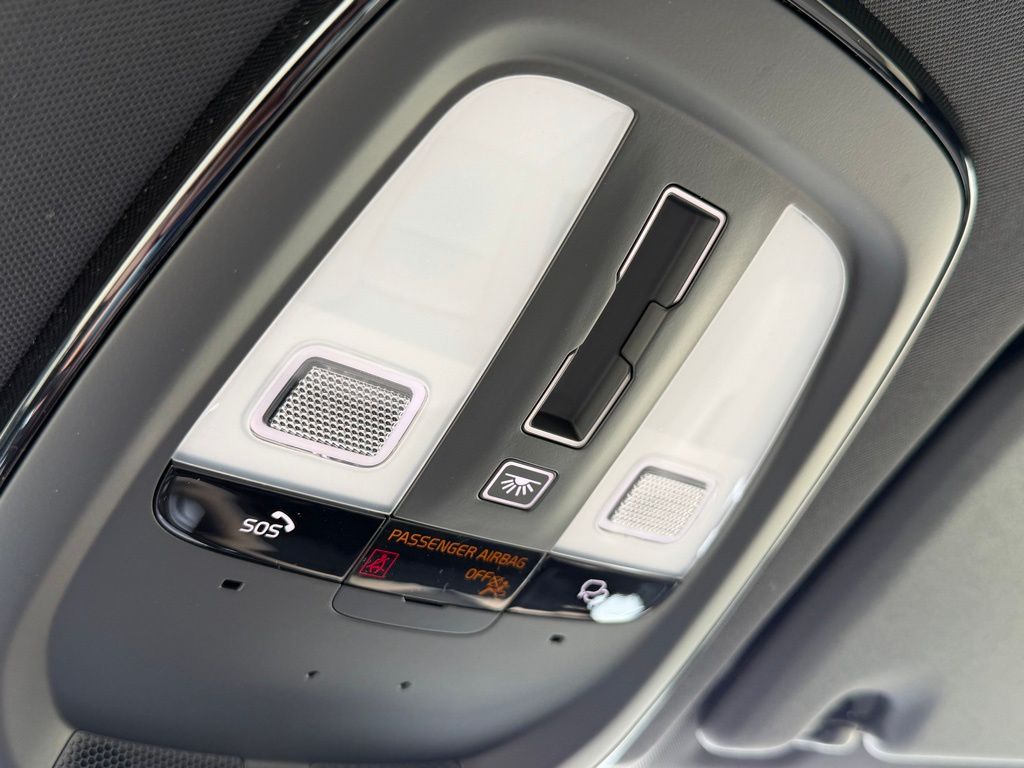 2026 Volvo XC60 Core - Photo 23