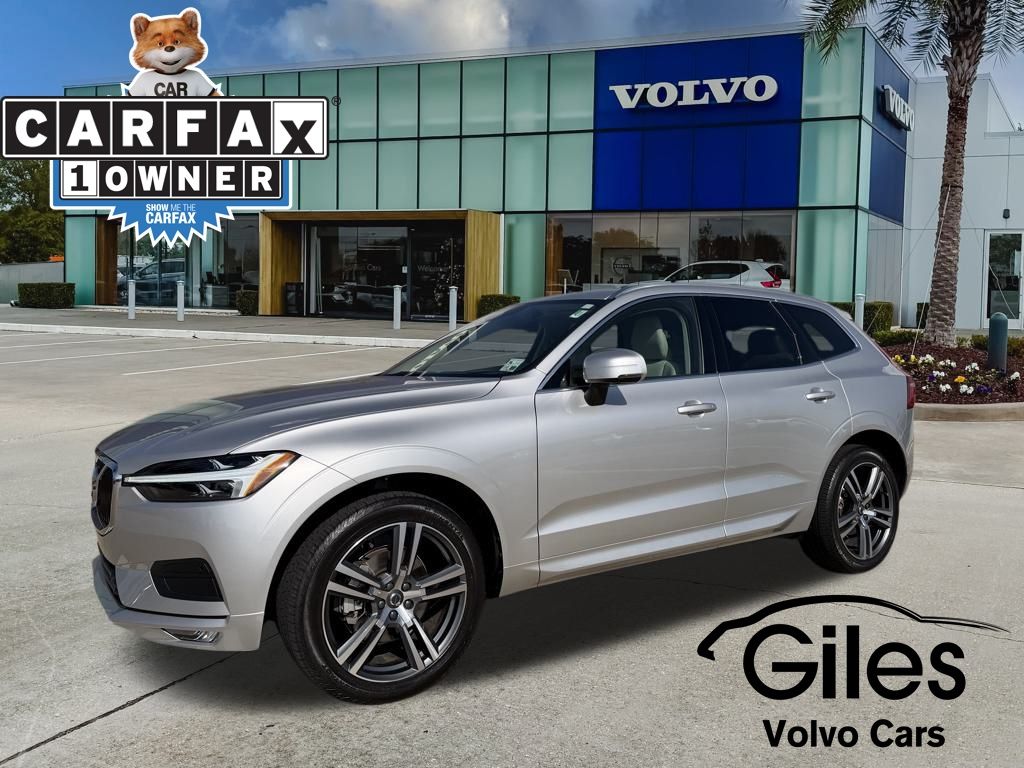 2021 Volvo XC60 Momentum's photo