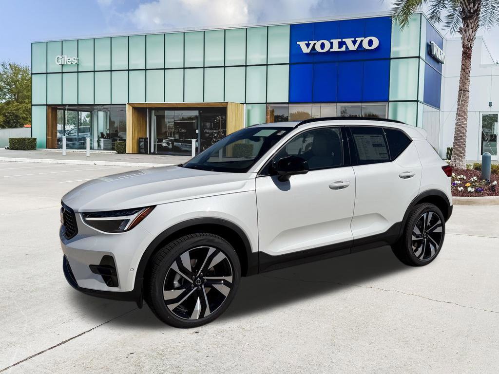 New 2026 Volvo XC40 B4 Plus SUV