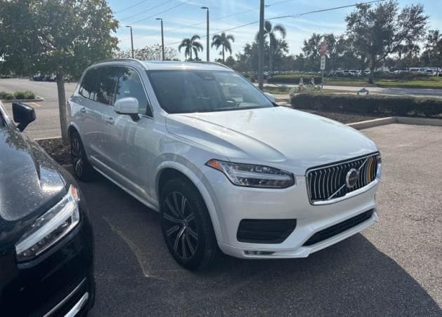 2023 Volvo XC90 Core's photo