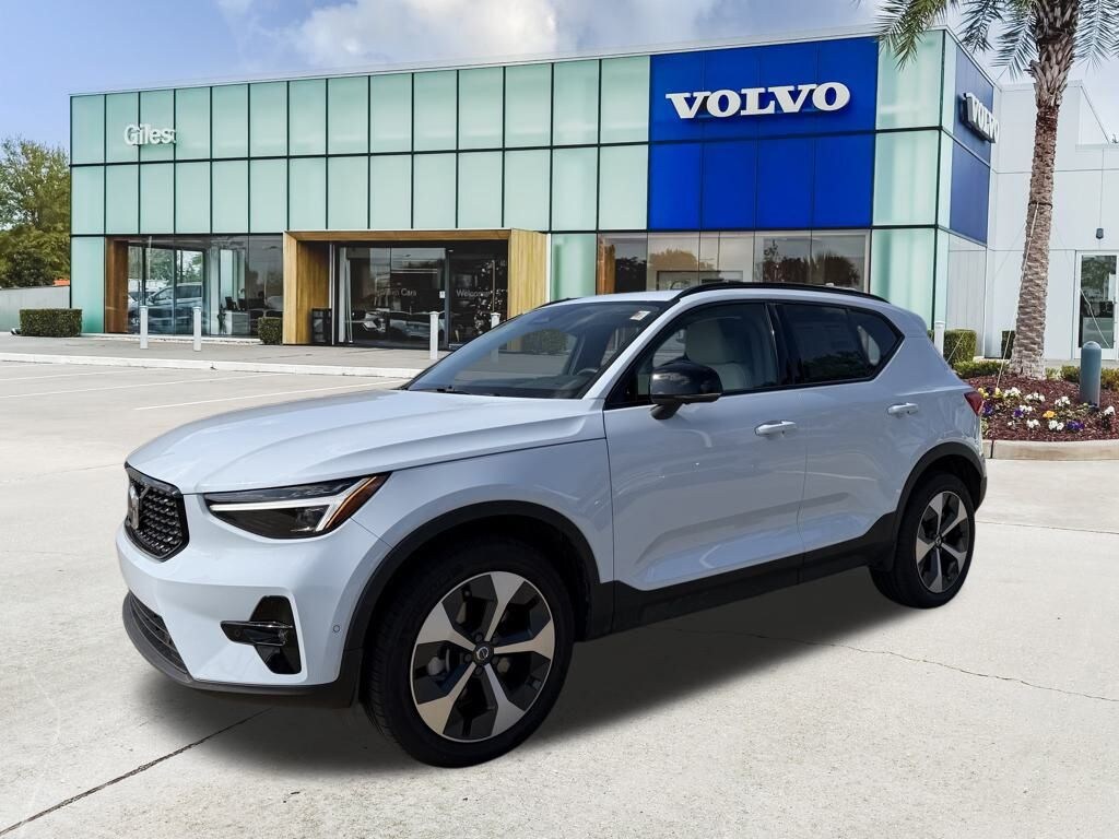 New 2026 Volvo XC40 B5 Plus SUV