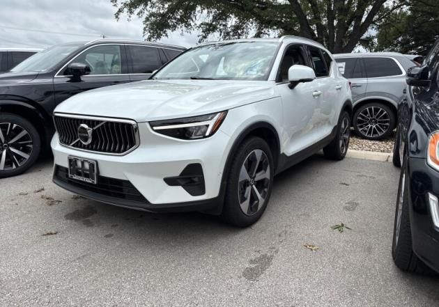 2023 Volvo XC40 B5 Plus Bright AWD's photo