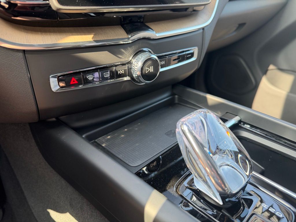 2026 Volvo XC60 Core - Photo 22