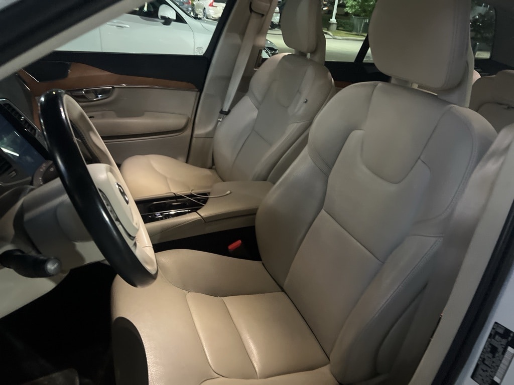 Used 2021 Volvo XC90 T5 Momentum 7 Passenger SUV