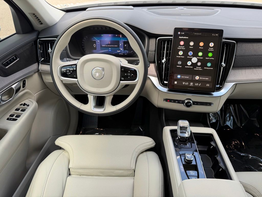 2026 Volvo XC90 Ultra - Photo 16