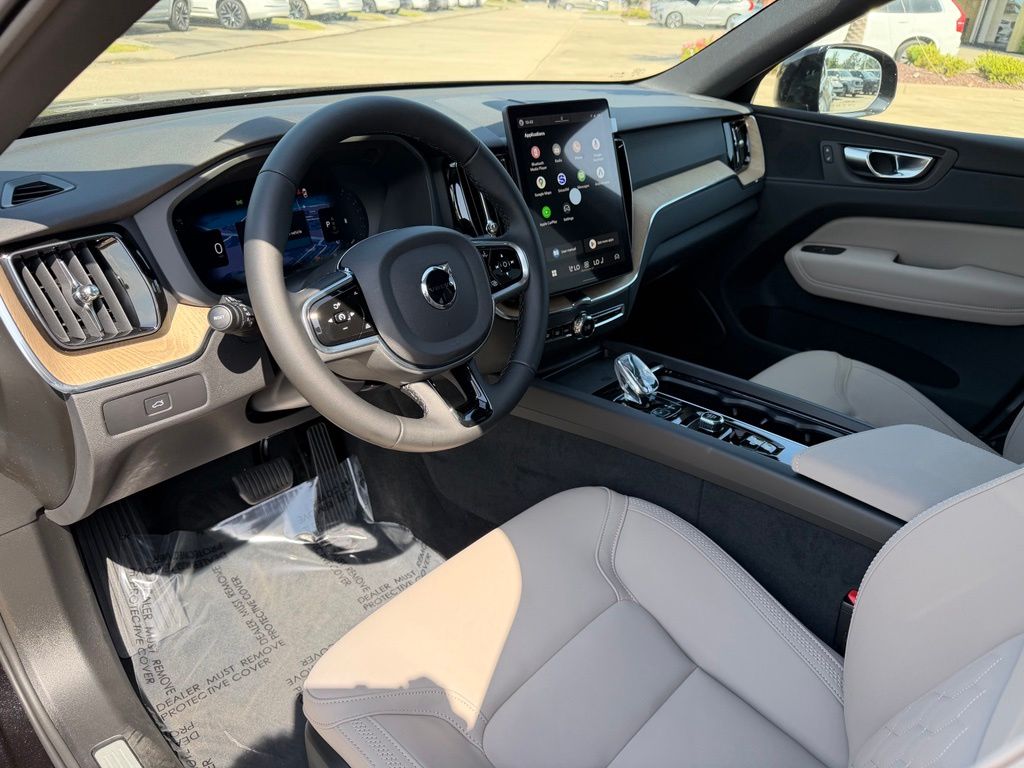 2026 Volvo XC60 Plus - Photo 12