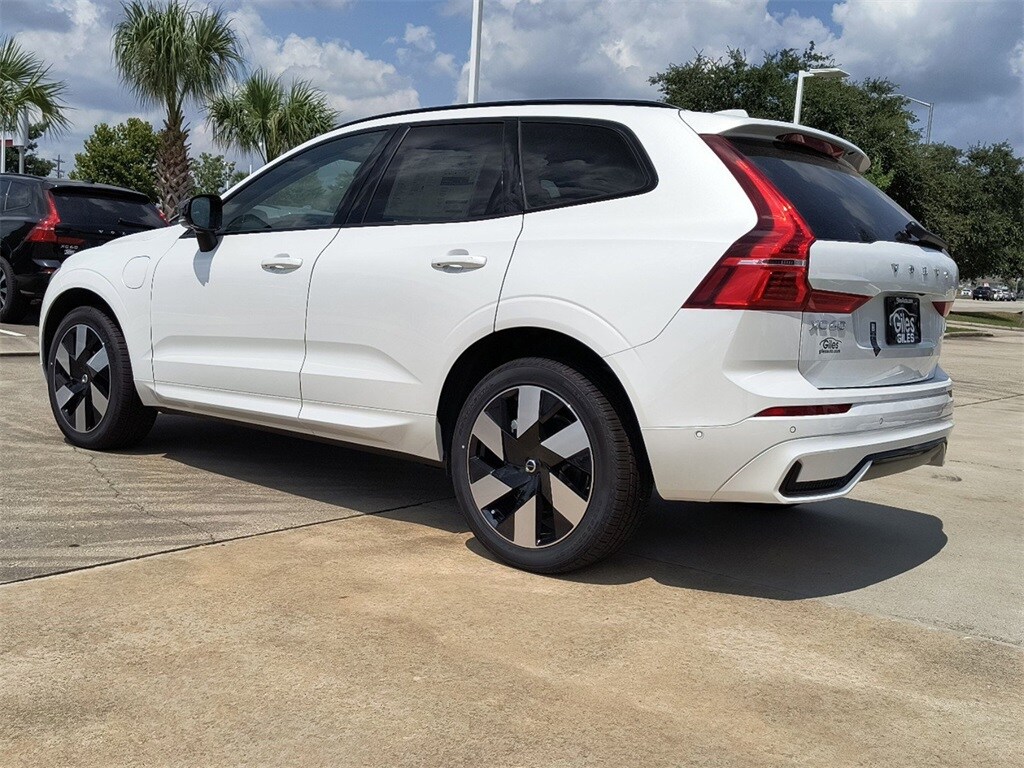 2024 Volvo XC60 Recharge T8 Plus photo 3