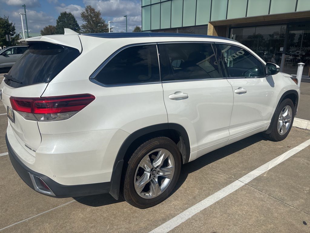 2018 Toyota Highlander Limited photo 3