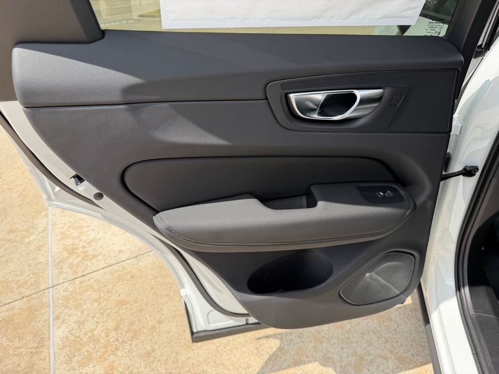 2026 Volvo XC60 Ultra - Photo 15