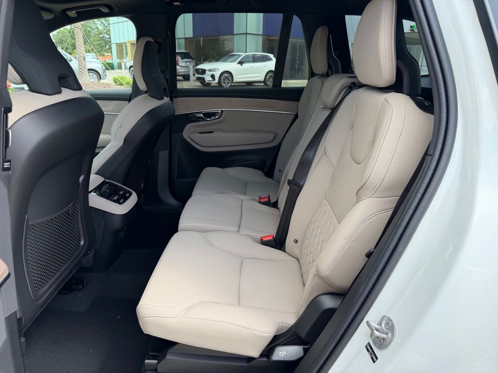 2026 Volvo XC90 Plus - Photo 14