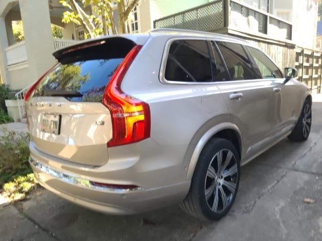 2023 Volvo XC90 AWD Ultimate photo 2
