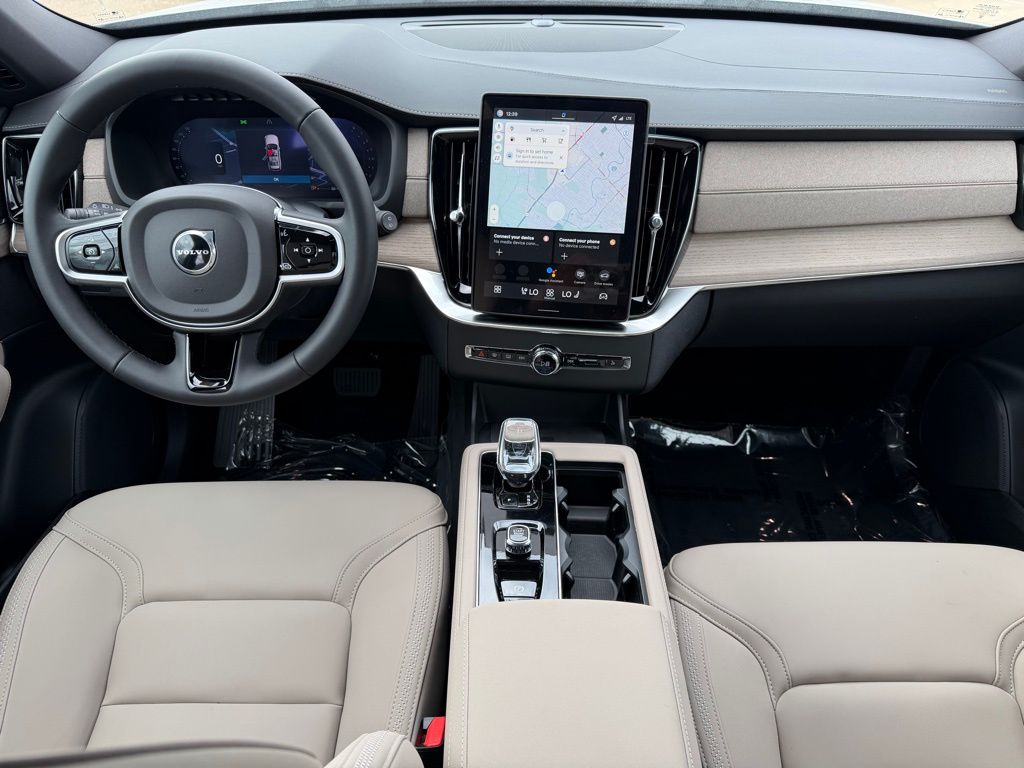 2026 Volvo XC90 Plus - Photo 16