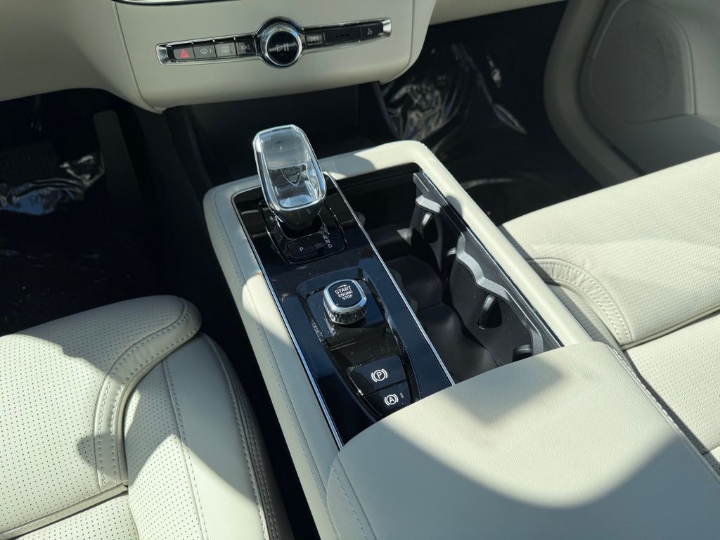 2026 Volvo XC90 Ultra - Photo 17