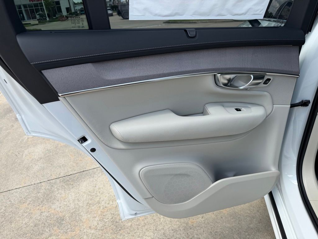 2026 Volvo XC90 Ultra - Photo 15