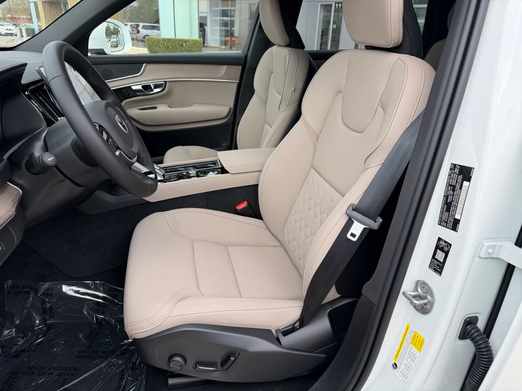 2026 Volvo XC90 Plus - Photo 11