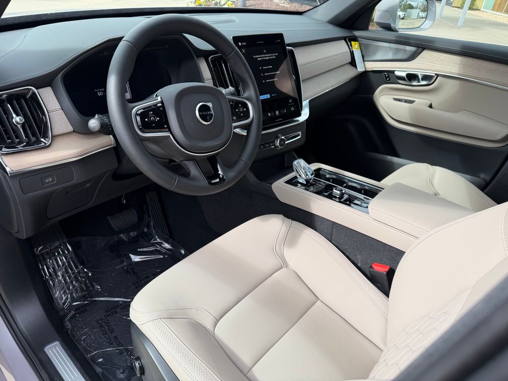 2026 Volvo XC90 Plus - Photo 12