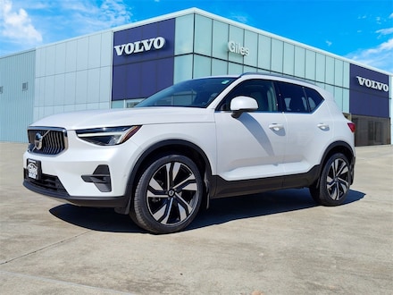 2023 Volvo XC40 B5 AWD Plus Bright SUV