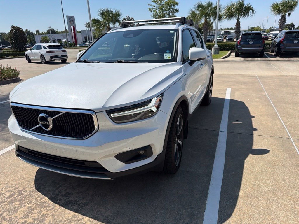 2021 Volvo XC40 T5 Momentum