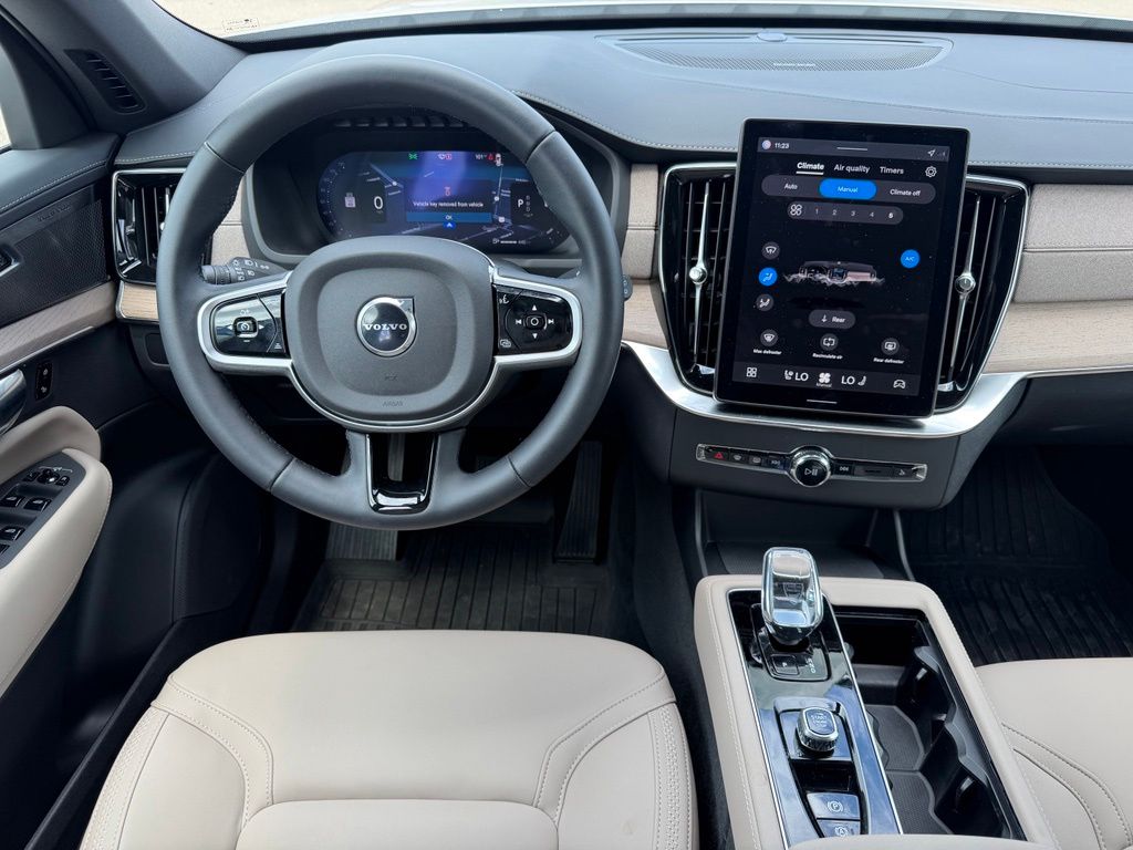 2026 Volvo XC90 Plus - Photo 15