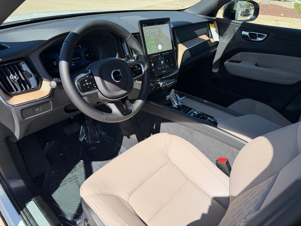 2026 Volvo XC60 Plus - Photo 12