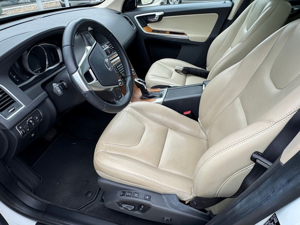 Used 2017 Volvo XC60 T5 FWD Inscription SUV