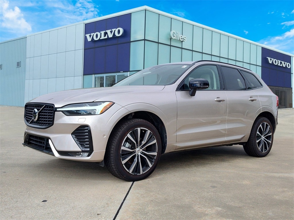 New 2025 Volvo XC60 B5 Plus SUV